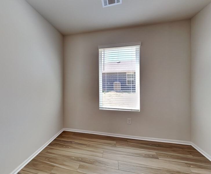 529 St Charles Pl - Photo 5 of 24