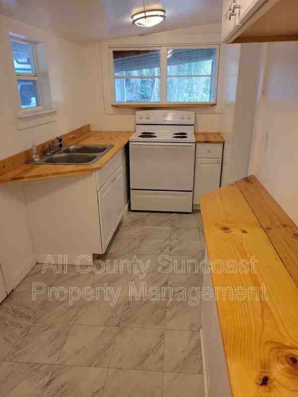 1341 Us Hwyw - Photo 2 of 11