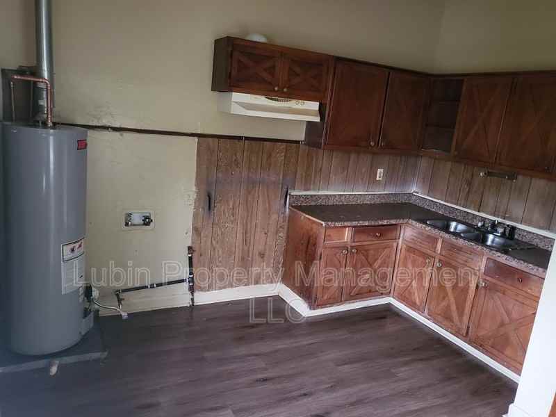 1326 Oak St - Photo 4 of 5