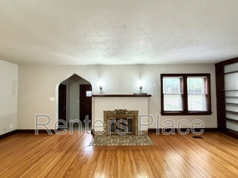 5524 S Owasso Ave - Photo 4 of 29