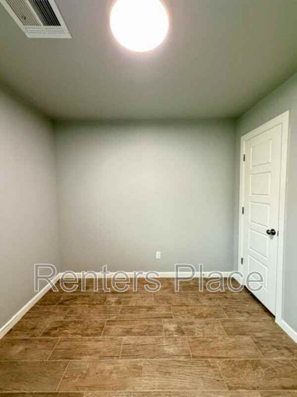29035 Eaststreet South - Photo 6 of 15