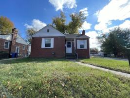 featured image of 1004 N New Florissant Rd