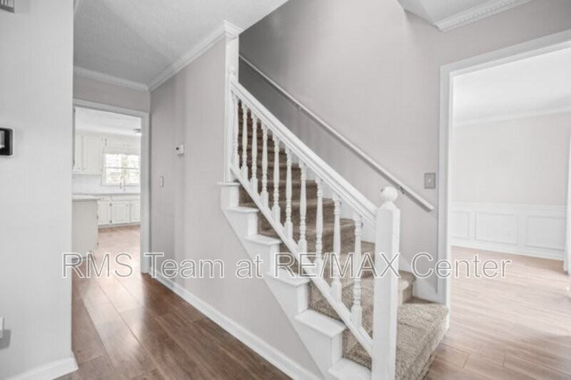 320 Saint Simons Cv - Photo 4 of 40
