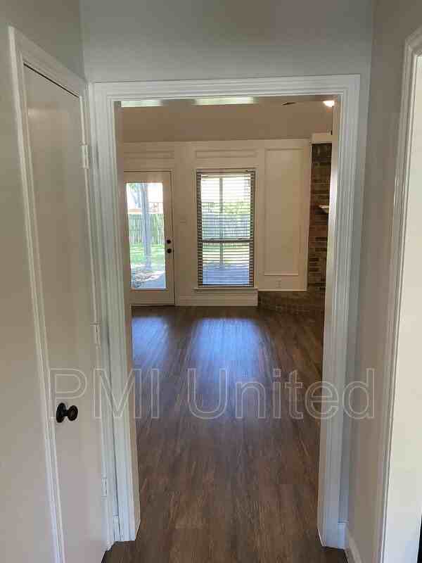 1902 Camellia St - Photo 5 of 22