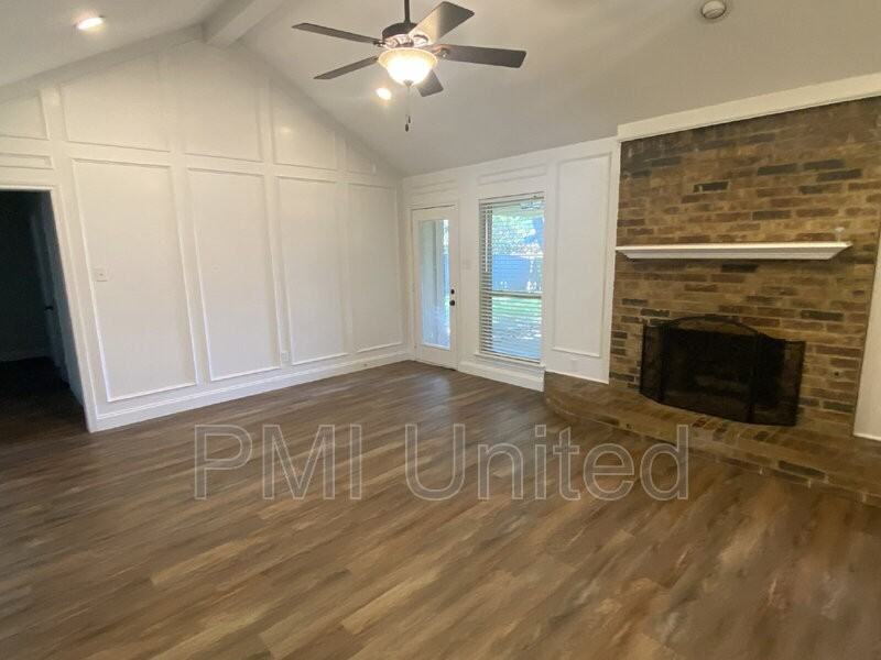 1902 Camellia St - Photo 7 of 22