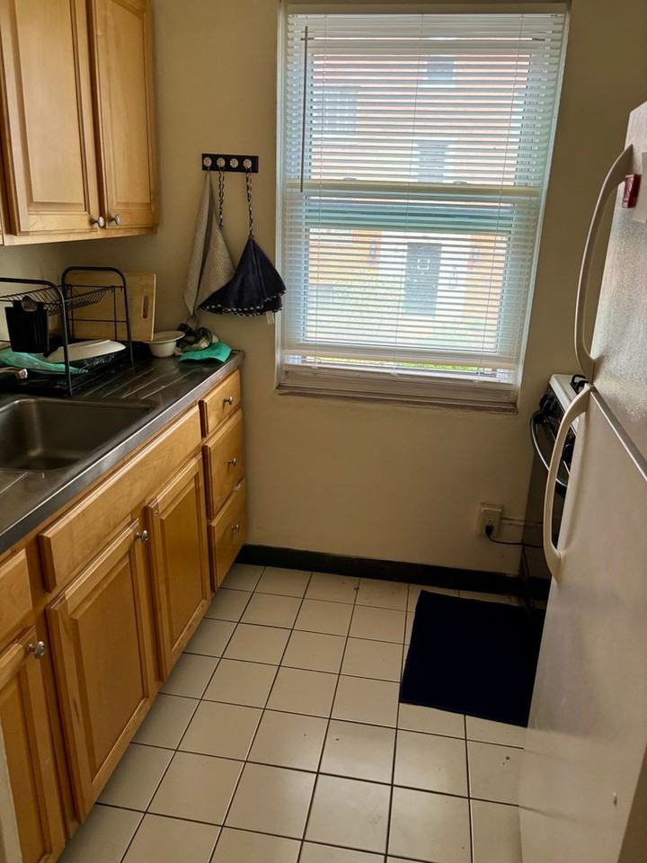 Tiffany Place - Photo 5 of 19
