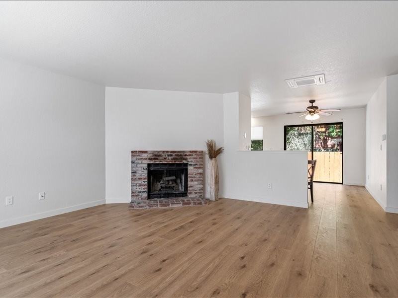 843 Falcon Way - Photo 3 of 27