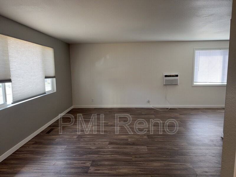 1405 Terrace Dr - Photo 3 of 20
