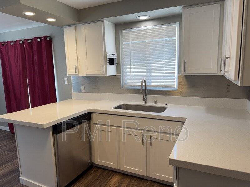 1405 Terrace Dr - Photo 6 of 20