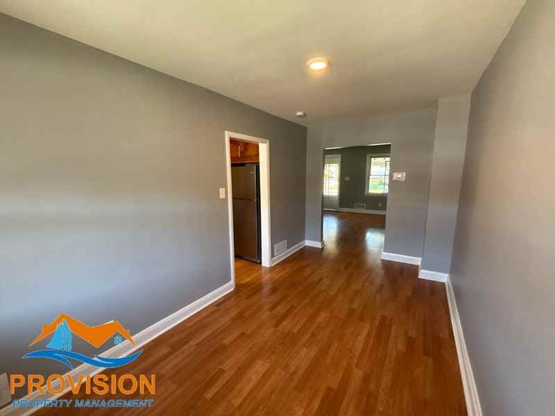 120 Kingston Rd - Photo 5 of 27