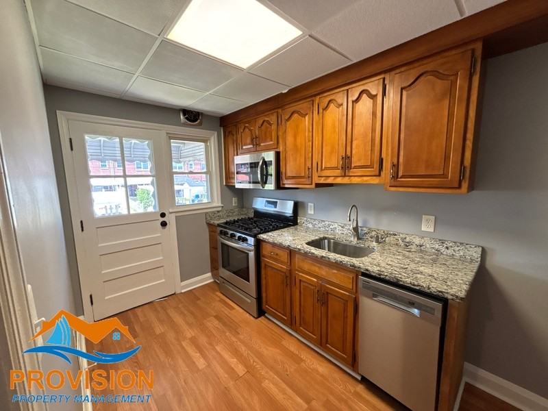120 Kingston Rd - Photo 6 of 27