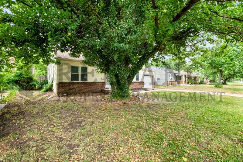 2309 W Graber St - Photo 2 of 33
