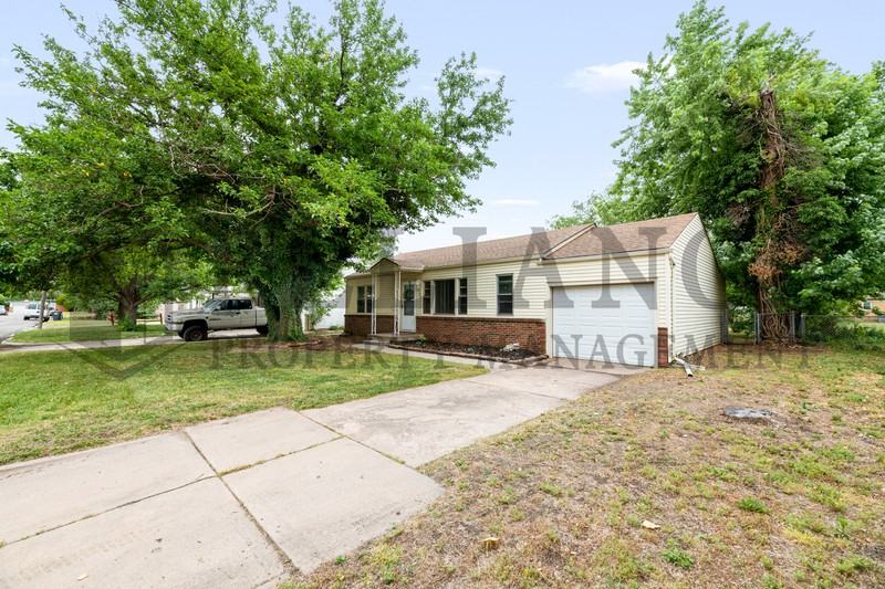 2309 W Graber St - Photo 3 of 33