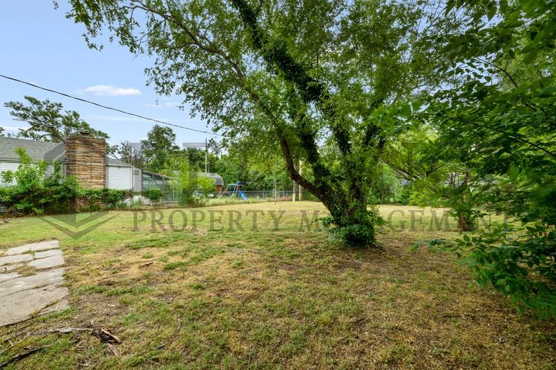 2309 W Graber St - Photo 5 of 33