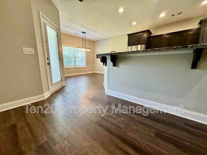 488 Lee Rd - Photo 5 of 36