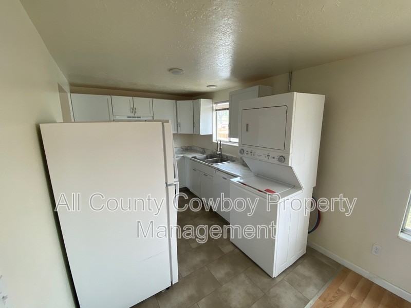 704 Ferris Ct #1 - Photo 3 of 8