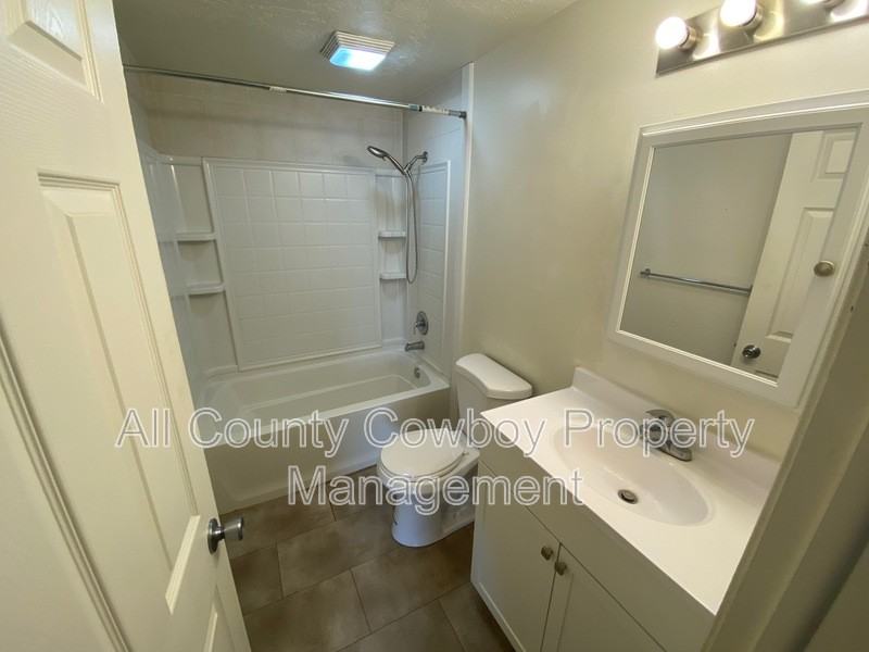 704 Ferris Ct #1 - Photo 7 of 8