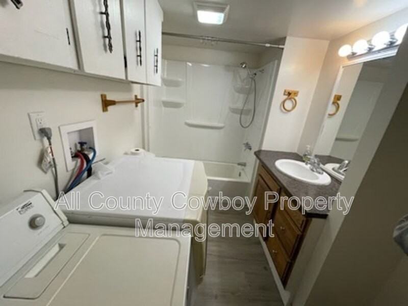 2081 Easterling St - Photo 6 of 7