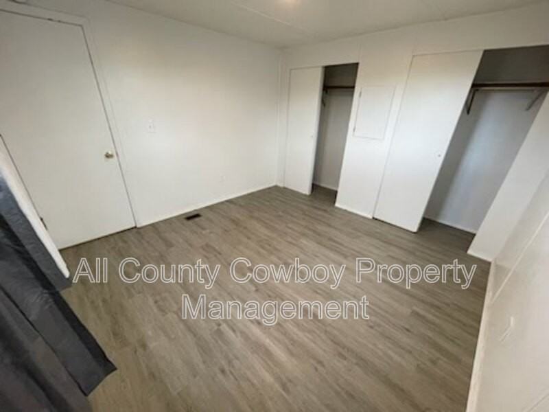 2081 Easterling St - Photo 7 of 7