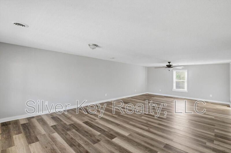 129 County Road - Photo 6 of 22