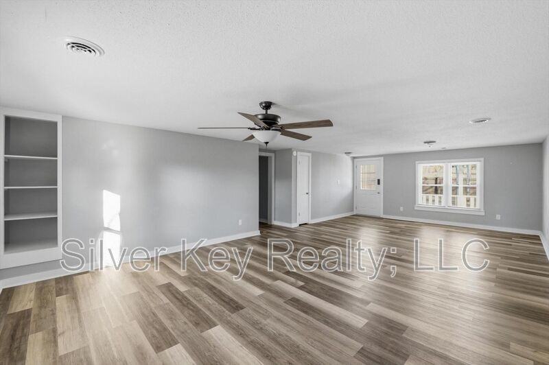 129 County Road - Photo 7 of 22