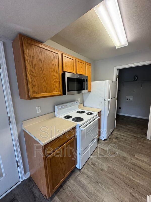 268 Willow Creek Dr #6 - Photo 5 of 12