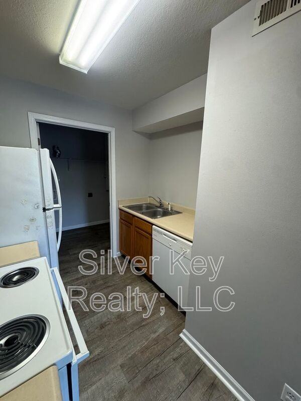 268 Willow Creek Dr #6 - Photo 6 of 12