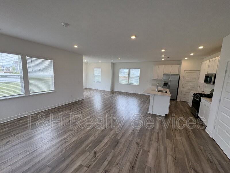 6831 Orchard Run Cir - Photo 7 of 28