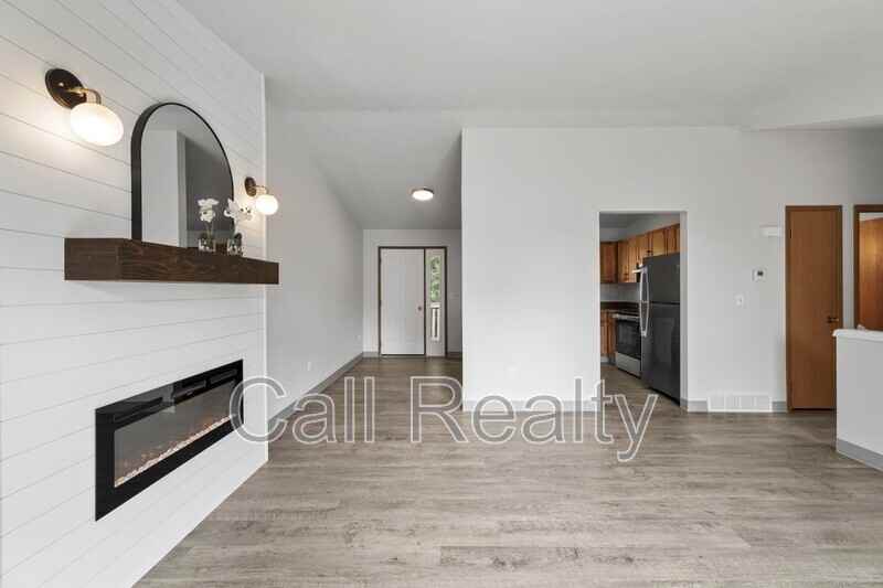 1306 N Van Marter Rd - Photo 3 of 13