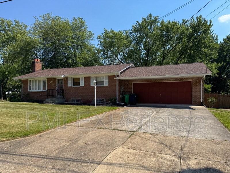 3203 Amador Dr - Photo 2 of 35