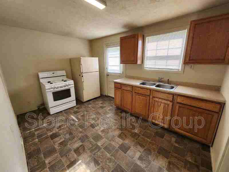 7762 State Road 46 E - Photo 3 of 9