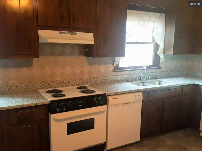 1612 Celia Cres - Photo 7 of 16
