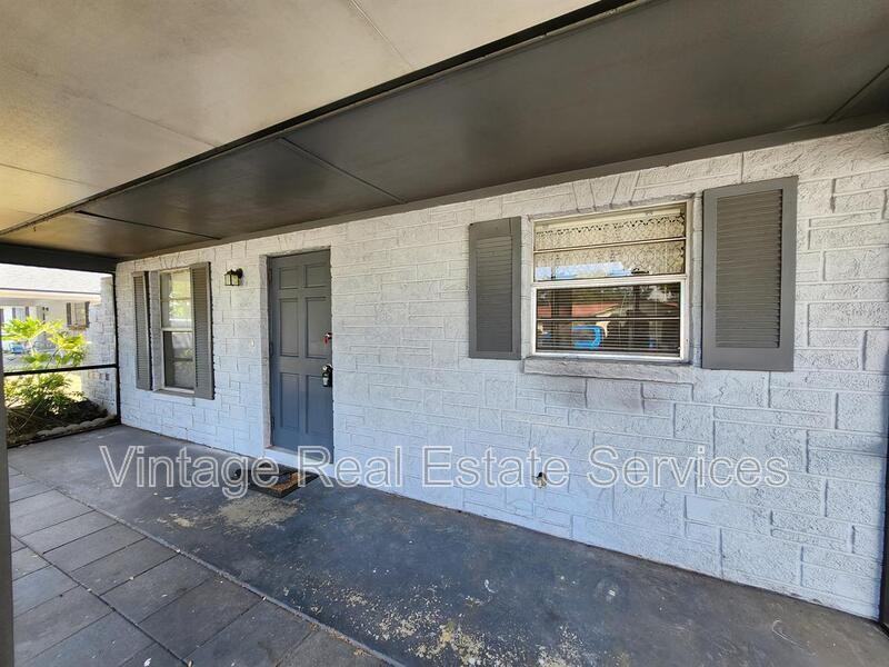 806 Walnut Dr - Photo 2 of 19