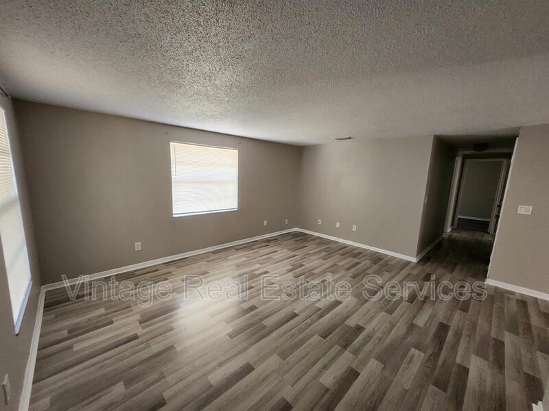 806 Walnut Dr - Photo 3 of 19