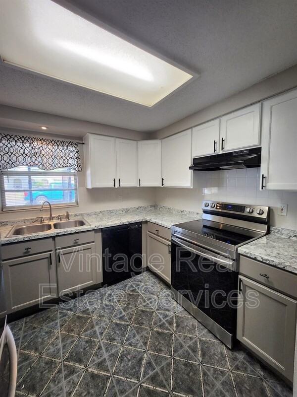 806 Walnut Dr - Photo 5 of 19