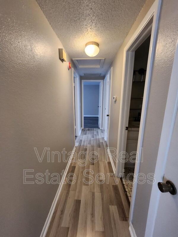806 Walnut Dr - Photo 7 of 19