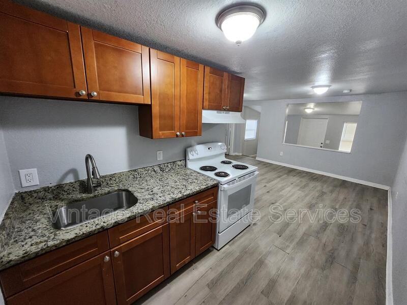 4611 N Hubert Ave #3 - Photo 2 of 9