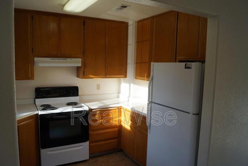 2141 Neill Rd #B - Photo 7 of 21