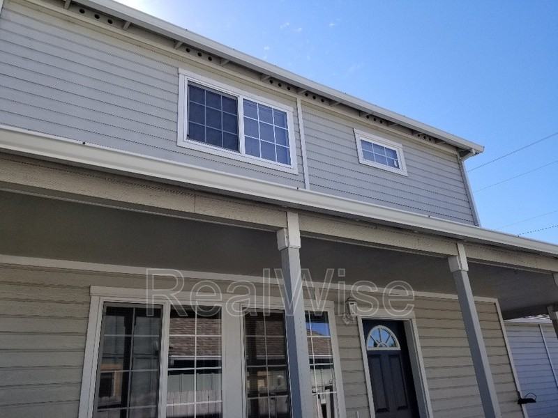 1527 Hamilton Ln - Photo 3 of 33