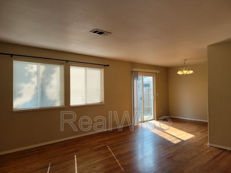 1527 Hamilton Ln - Photo 6 of 33