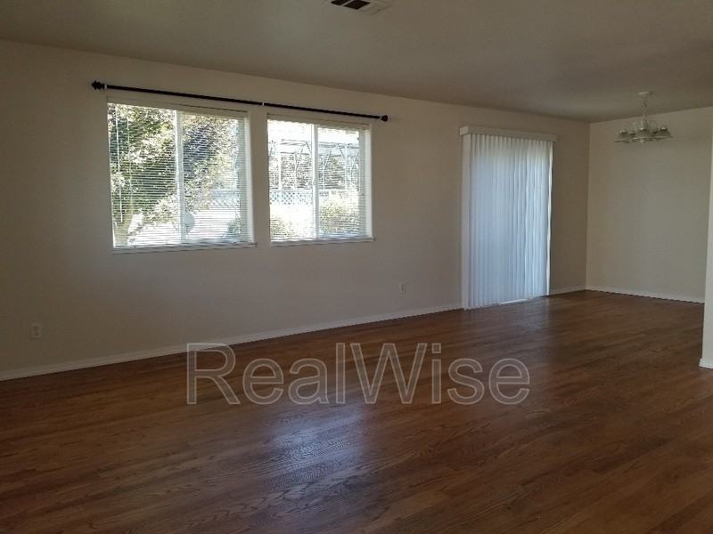 1527 Hamilton Ln - Photo 7 of 33