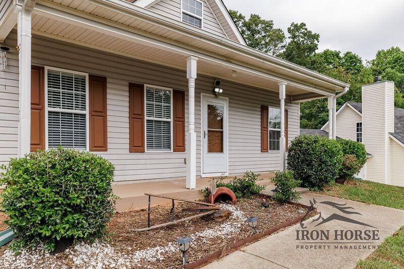 3978 Pinedale Ln - Photo 3 of 28
