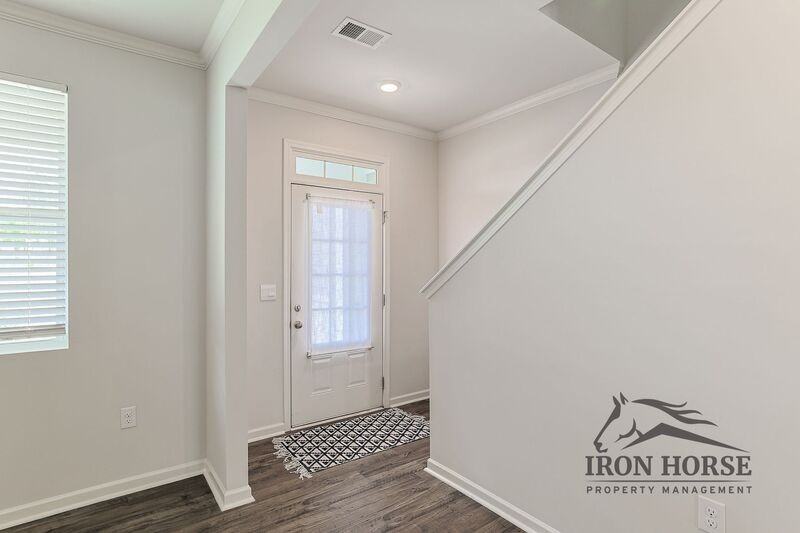 835 Baker View Ln - Photo 4 of 38