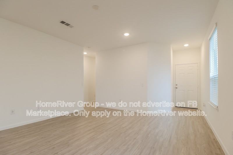 26193 Brahman Dr - Photo 4 of 21