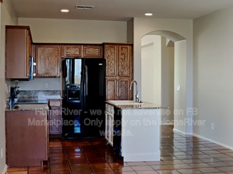 18394 W Paseo Way - Photo 7 of 25