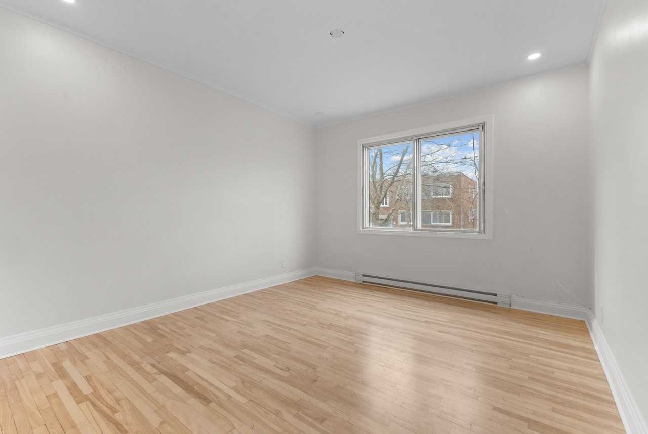 1561 Boulevard Desmarchais ##3 - Photo 2 of 13