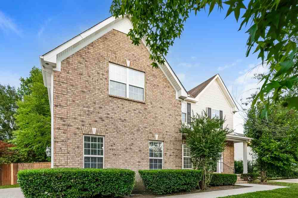 1733 Kinsale Ave - Photo 4 of 17