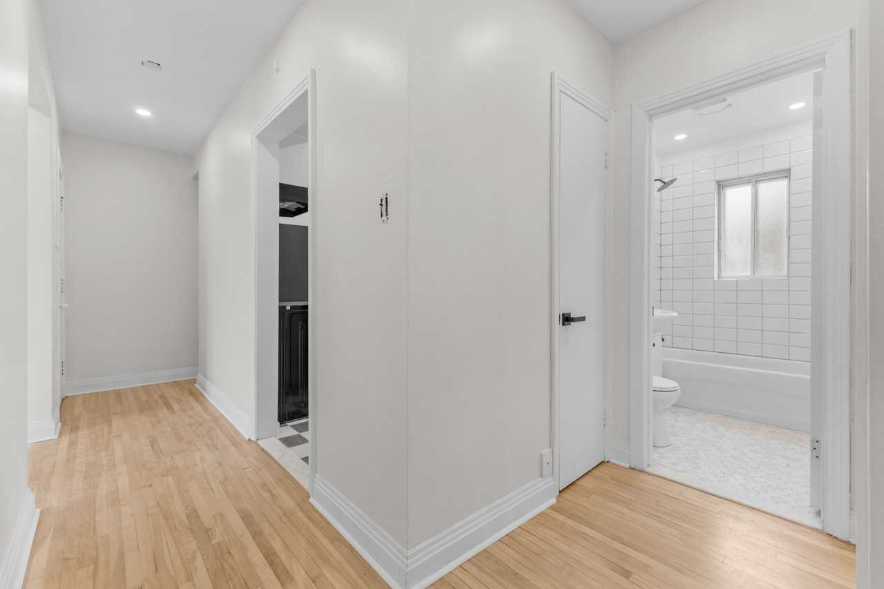 1561 Boulevard Desmarchais ##3 - Photo 4 of 13