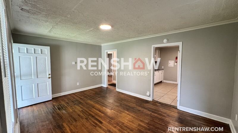1580 Hugenot St - Photo 3 of 12