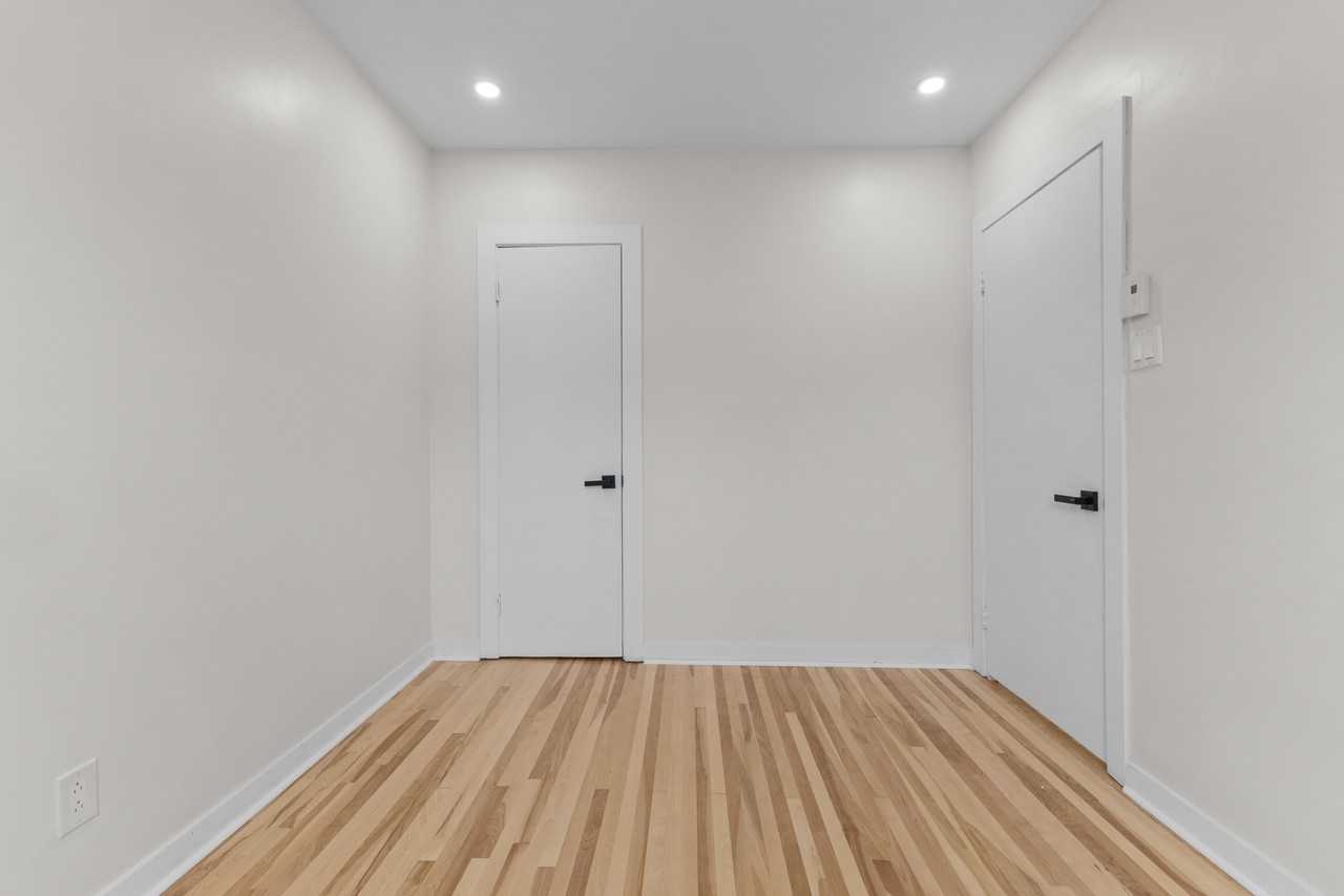 1561 Boulevard Desmarchais ##3 - Photo 6 of 13